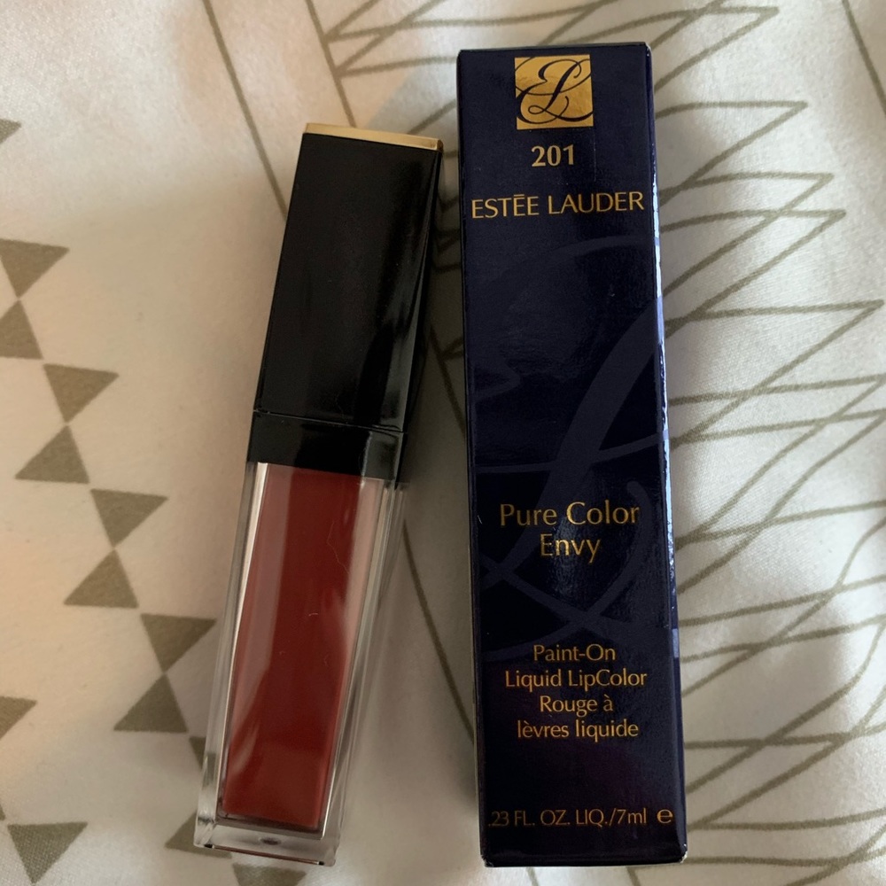 Estée Lauder 201 heart crush